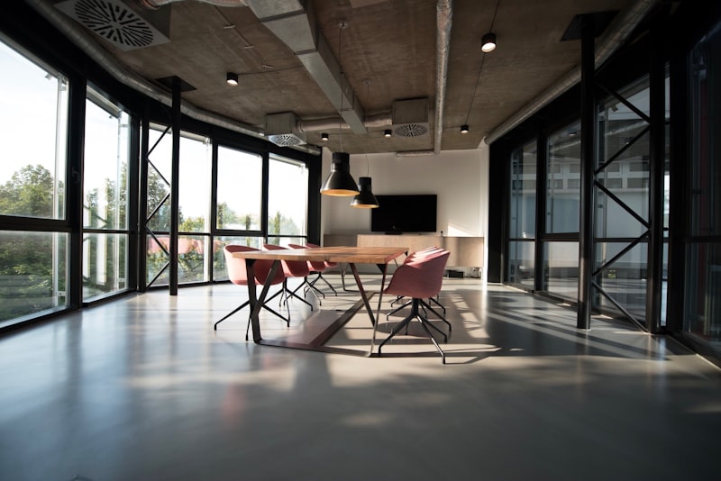 Sistema multi-split en oficina comercial